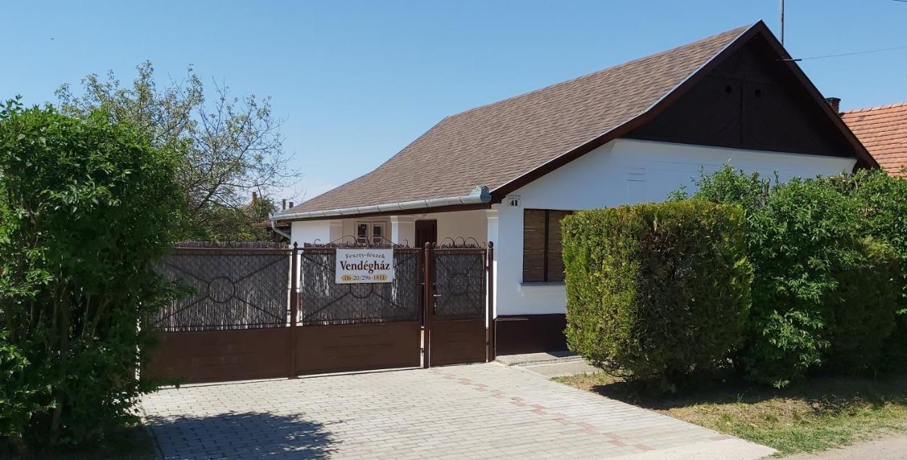 Feszty-fészek Vendégház Tiszafüred Exterior foto