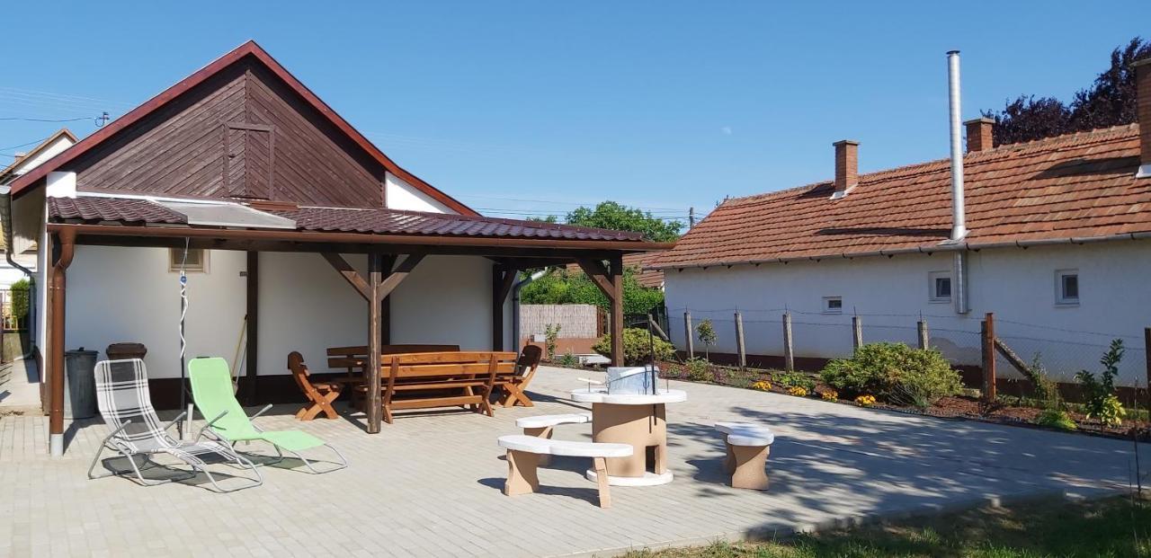 Feszty-fészek Vendégház Tiszafüred Exterior foto